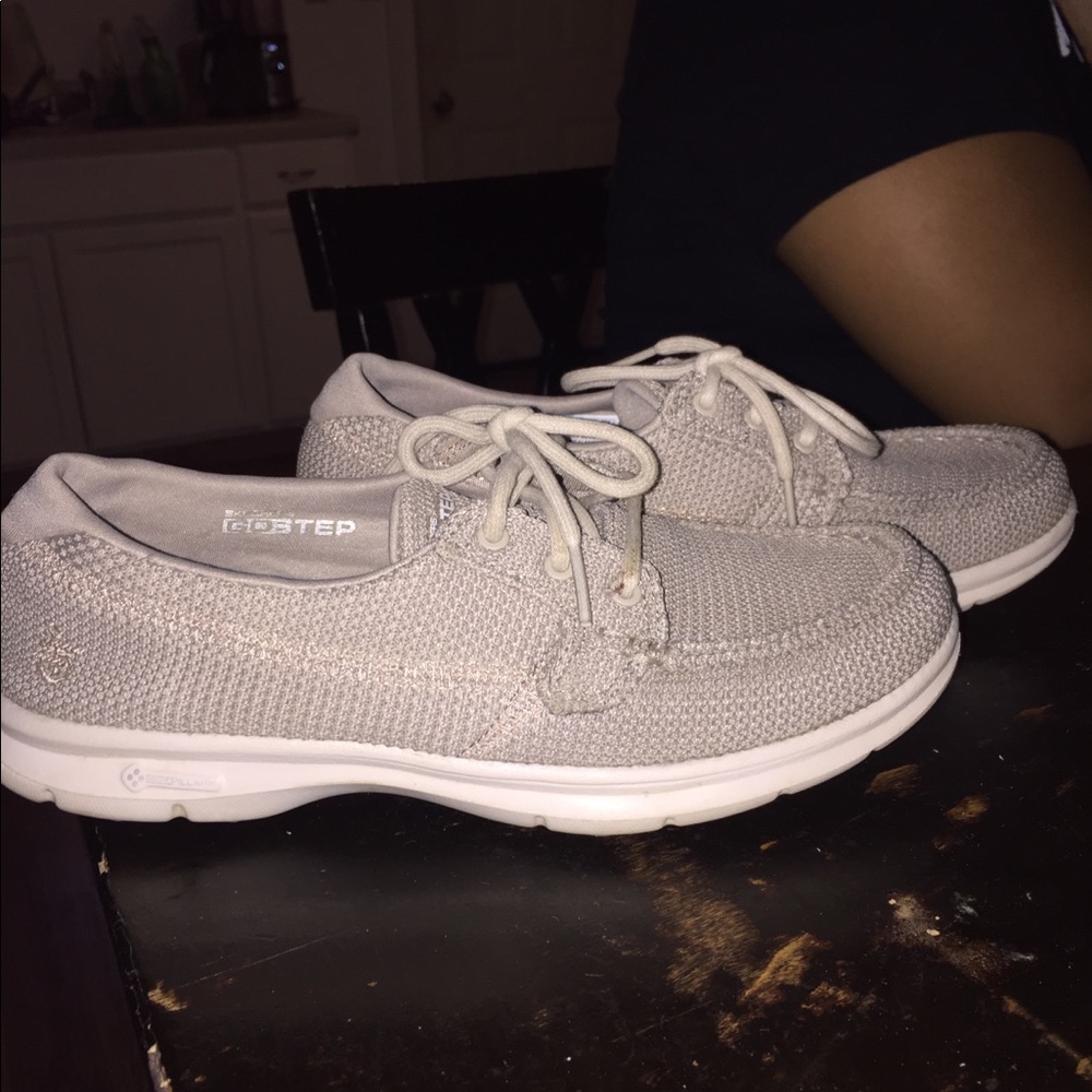 Sketchers goga max shoes